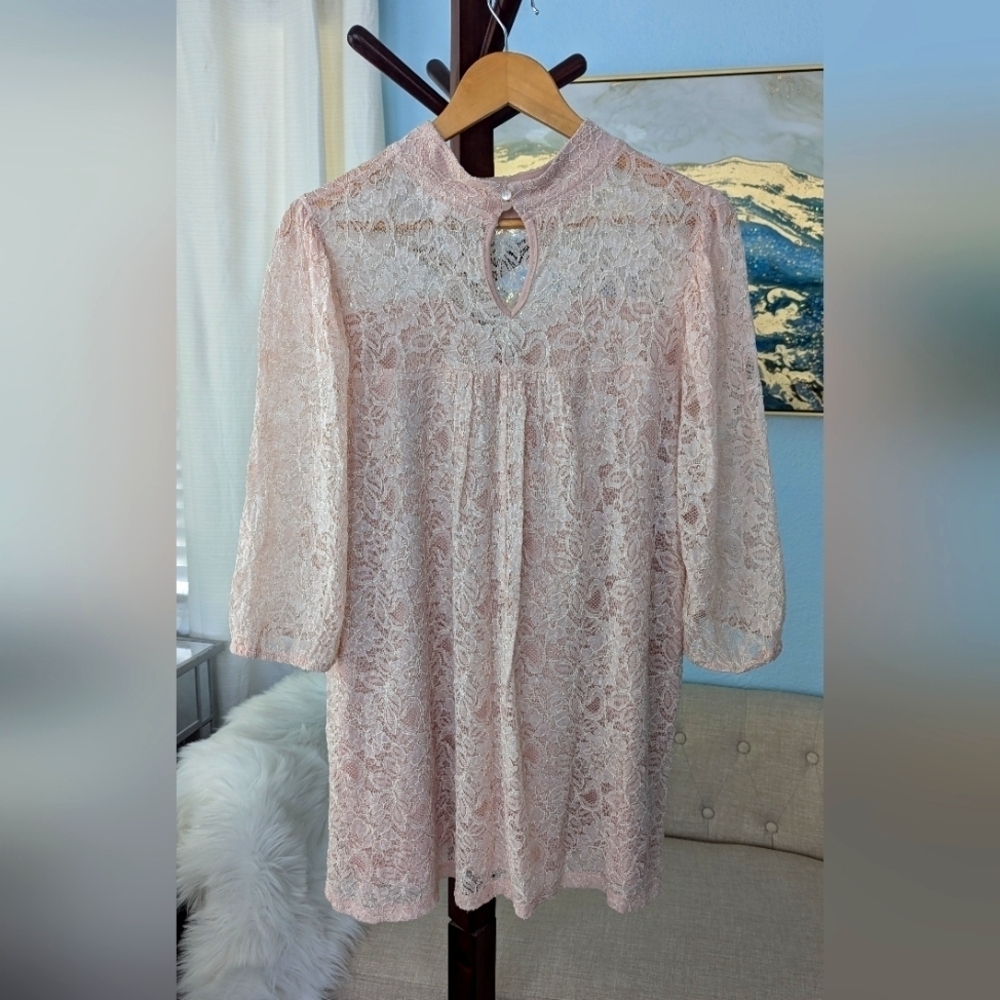 Eve & Maddie Woman's  Lace Top Size 1X